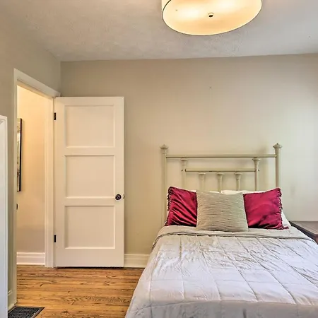 Updated Lexington Apartment Near Downtown, Uk!